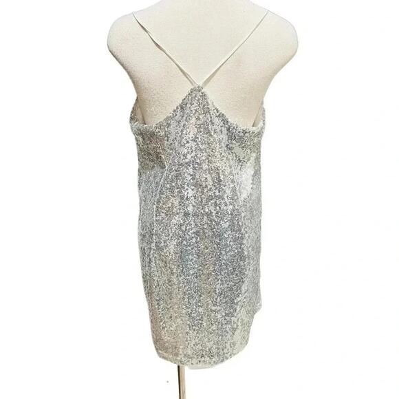 DELILAAH MINI DRESS STRAPPY V NECK SLIP SEQUIN DRESS IN SILVER  SIZE 10 NWT - Picture 8 of 11